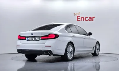 BMW 5-Series 2021, 67945 км, за 20795.68 USD