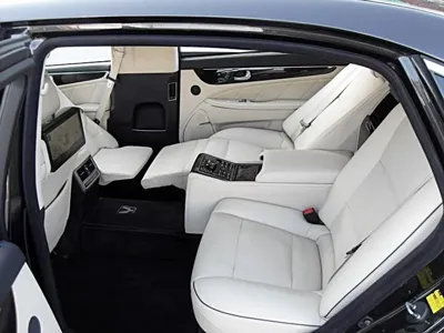 Hyundai Equus 2014, 176024 км, за 11750.03 USD