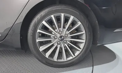 Kia K7 2017, 138133 км, за 6440.29 USD