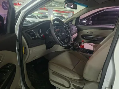Kia Canival 2017, 170911 км, за 5842.2 USD