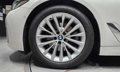 BMW 5-Series 2023, 47543 км, за 22107.17 USD