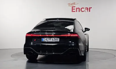 Audi RS7 2025, 3999 км, за 105297.93 USD