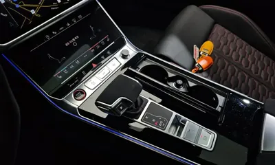 Audi RS7 2025, 3999 км, за 105297.93 USD - фото 9