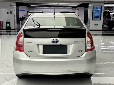 Toyota Prius 2012, 120000 км, за 8334.07 USD