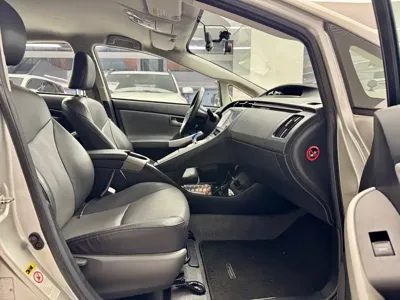 Toyota Prius 2012, 120000 км, за 8334.07 USD - фото 9