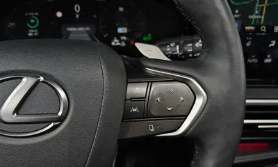 Lexus RX 2025, 9038 км, за 60391.32 USD - фото 20