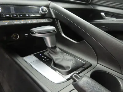 Hyundai Avante 2023, 99137 км, за 8861.76 USD - фото 9