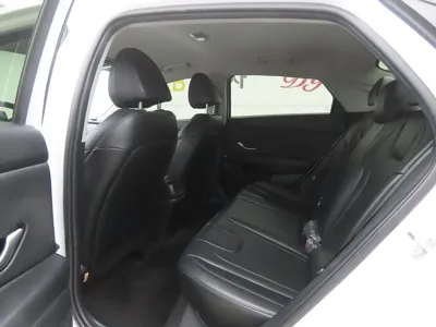 Hyundai Avante 2023, 99137 км, за 8861.76 USD - фото 11