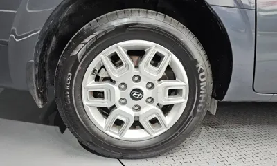 Hyundai Staria 2025, 32295 км, за 16673.23 USD