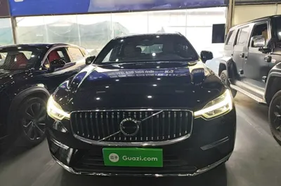 Volvo XC60 2025, 32900 км, за 28458 USD