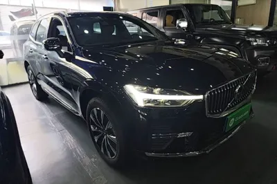 Volvo XC60 2025, 32900 км, за 28458 USD