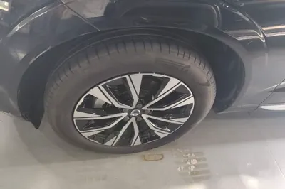 Volvo XC60 2025, 32900 км, за 28458 USD - фото 10