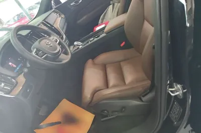 Volvo XC60 2025, 32900 км, за 28458 USD - фото 17