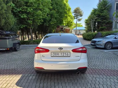 Kia K3 2015, 174927 км, за 3705.39 USD