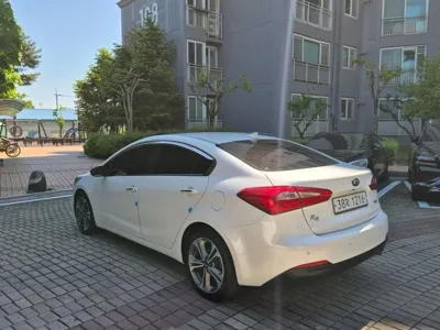 Kia K3 2015, 174927 км, за 3705.39 USD