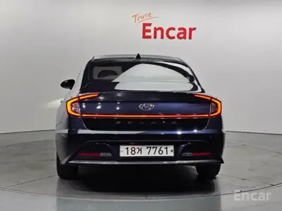 Hyundai Sonata 2020, 150175 км, за 8205.33 USD