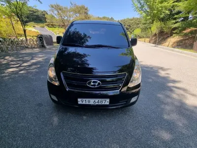 Hyundai Starex 2017, 183965 км, за 5382.7 USD