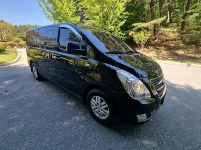 Hyundai Starex 2017, 183965 км, за 5382.7 USD