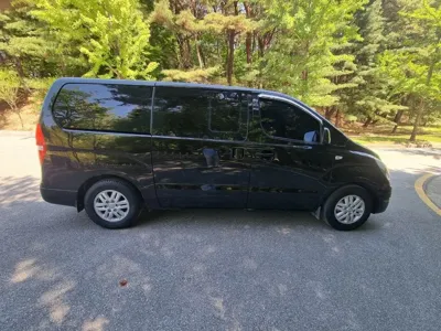 Hyundai Starex 2017, 183965 км, за 5382.7 USD