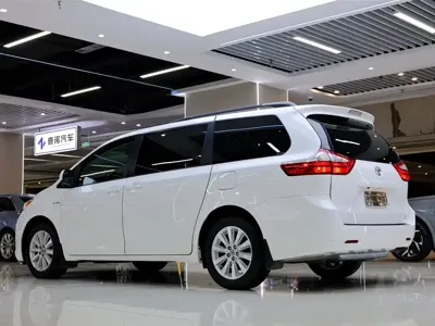 Toyota Sienna 2017, 77700 км, за 25236.96 USD