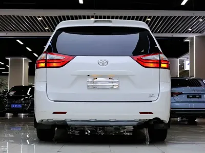 Toyota Sienna 2017, 77700 км, за 25236.96 USD - фото 7