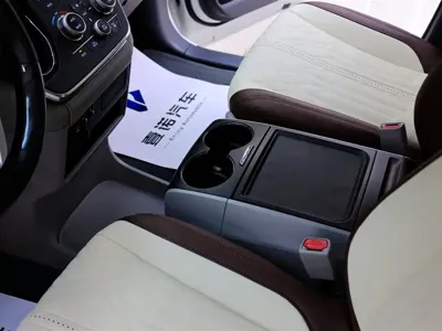 Toyota Sienna 2017, 77700 км, за 25236.96 USD - фото 21