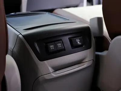 Toyota Sienna 2017, 77700 км, за 25236.96 USD - фото 32