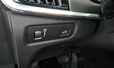 Volvo V90 2020, 70160 км, за 18396.93 USD - фото 27