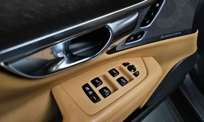 Volvo V90 2020, 70160 км, за 18396.93 USD - фото 29