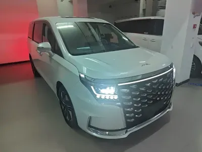 JAC Refine Refine RF8 PHEV 2025, 17200 км, за 22203.81 USD