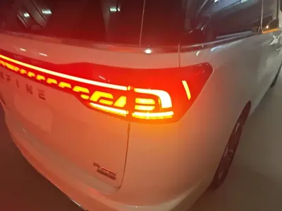 JAC Refine Refine RF8 PHEV 2025, 17200 км, за 22233.99 USD - фото 8