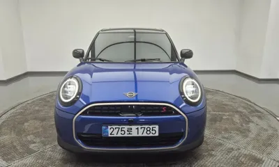 MINI Cooper 2025, 4281 км, за 23442.07 USD