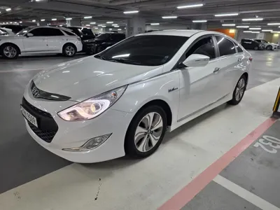 Hyundai Sonata 2015, 80000 км, за 4529.34 USD