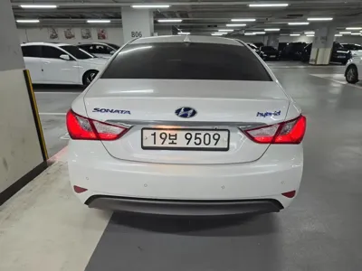 Hyundai Sonata 2015, 80000 км, за 4529.34 USD