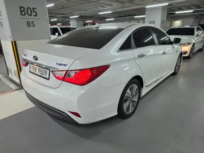 Hyundai Sonata 2015, 80000 км, за 4529.34 USD