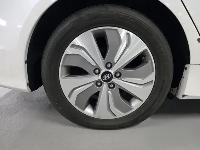 Hyundai Sonata 2015, 80000 км, за 4529.34 USD