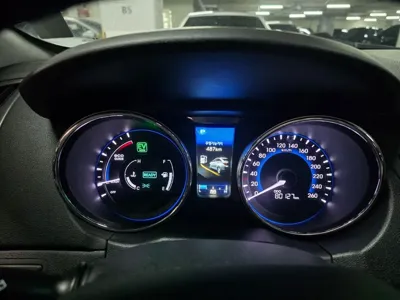 Hyundai Sonata 2015, 80000 км, за 4495.12 USD - фото 8