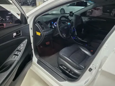 Hyundai Sonata 2015, 80000 км, за 4495.12 USD - фото 18