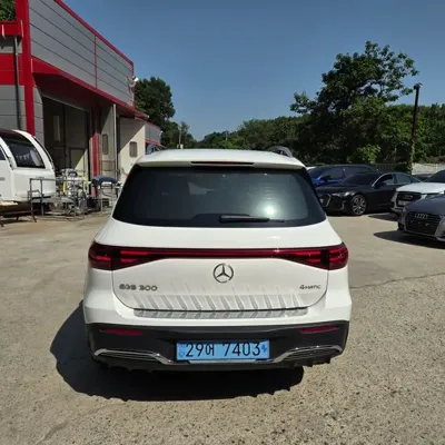 Mercedes-Benz EQB 2025, 6053 км, за 31853.33 USD
