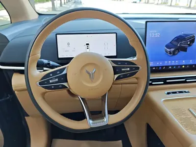 Voyah Dreamer 2024, 45000 км, за 33989.92 USD