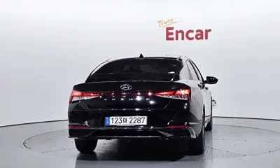Hyundai Avante 2023, 63697 км, за 12143.89 USD