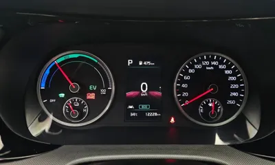 Kia K5 2023, 12228 км, за 15633.2 USD - фото 8
