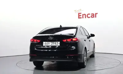 Hyundai Avante 2018, 19730 км, за 8403.91 USD
