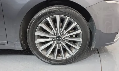 Kia K7 2018, 88586 км, за 9386.57 USD