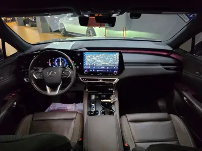 Lexus RX 2023, 57779 км, за 50544.83 USD - фото 13