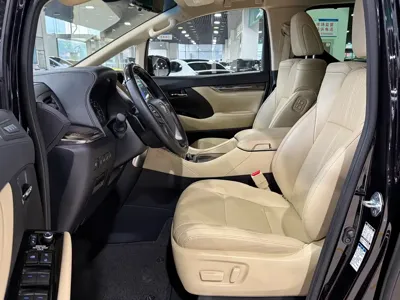 Toyota Vellfire 2022, 95000 км, за 83429.81 USD