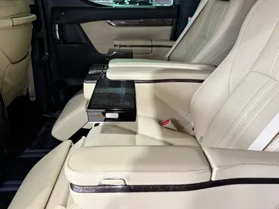 Toyota Vellfire 2022, 95000 км, за 83429.81 USD - фото 8