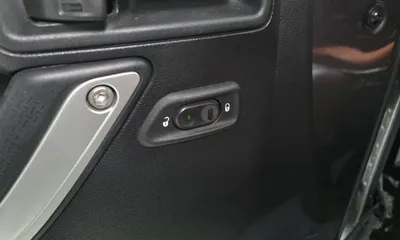 Jeep Wrangler 2016, 209371 км, за 9642.9 USD - фото 17