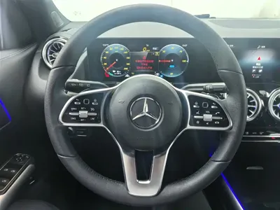 Mercedes-Benz EQA 2023, 32000 км, за 17627.67 USD - фото 9