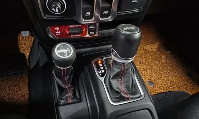 Jeep Wrangler 2021, 75559 км, за 25081.45 USD - фото 9